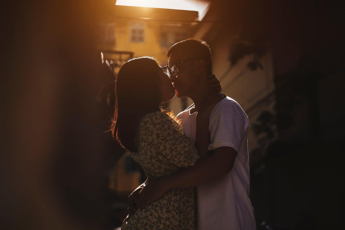 The Art of Intimate Touch: Why Every Couple Needs a Massage Ritual in Their Relationship